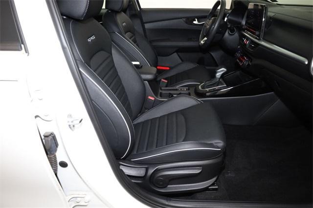 Photo of 2023 Snow White Pearl Kia Forte