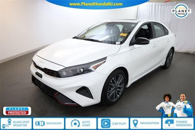 Photo of 2023 Snow White Pearl Kia Forte