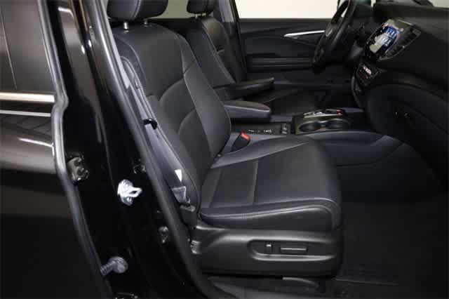 Photo of 2022 Crystal Black Pearl Honda Pilot