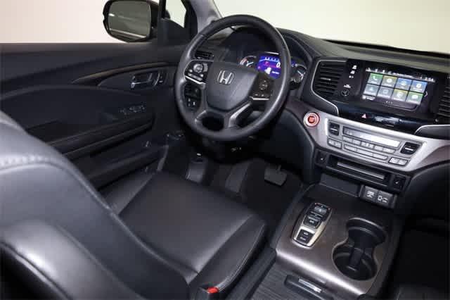 Photo of 2022 Crystal Black Pearl Honda Pilot