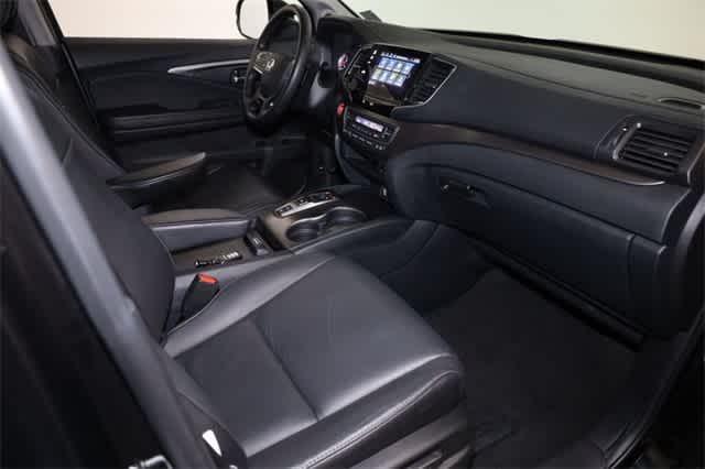 Photo of 2022 Crystal Black Pearl Honda Pilot