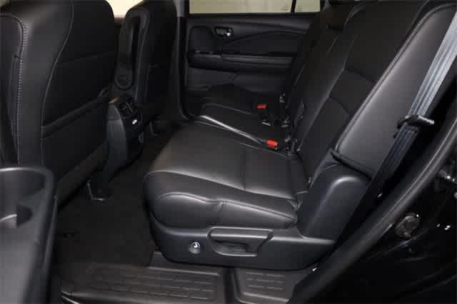 Photo of 2022 Crystal Black Pearl Honda Pilot