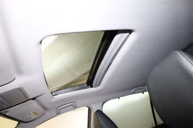 Photo of 2022 Crystal Black Pearl Honda Pilot
