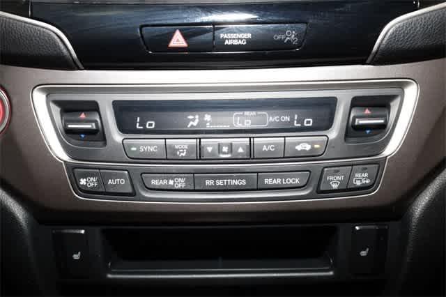 Photo of 2022 Crystal Black Pearl Honda Pilot