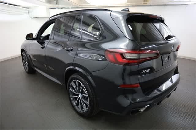 Photo of 2022 Black Sapphire Metallic BMW X5