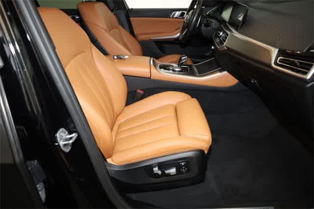 Photo of 2022 Black Sapphire Metallic BMW X5