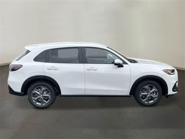 Photo of 2026 Platinum White Pearl Honda HR-V
