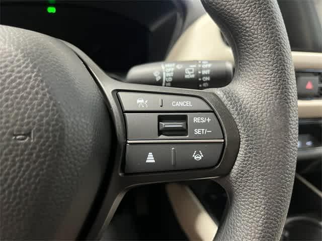 Photo of 2026 Platinum White Pearl Honda HR-V