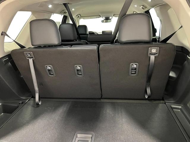 Photo of 2025 Modern Steel Metallic Honda Pilot