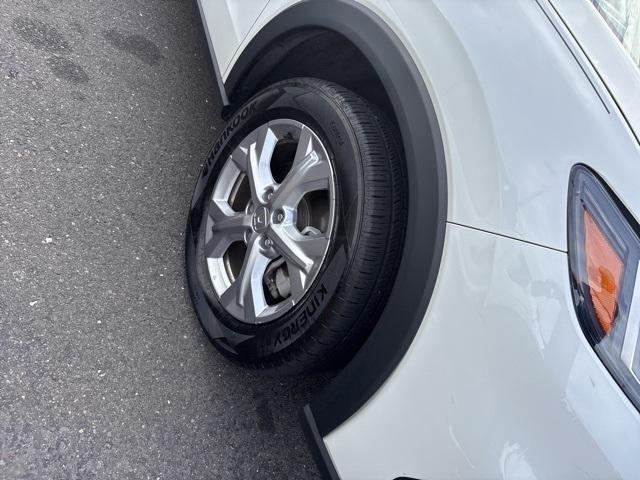 Photo of 2023 Platinum White Pearl Honda HR-V
