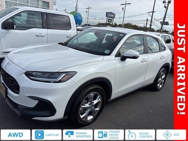Photo of 2023 Platinum White Pearl Honda HR-V