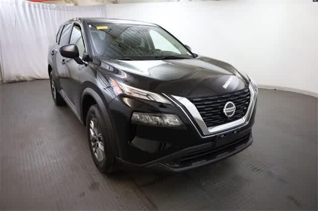 Photo of 2021 Black Nissan Rogue