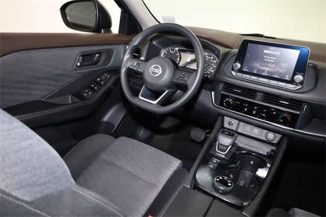 Photo of 2021 Black Nissan Rogue