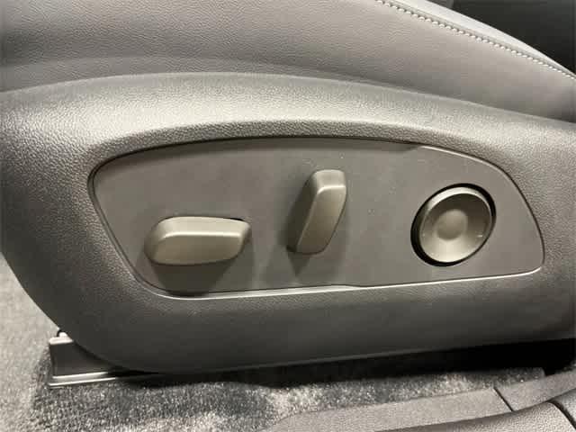 Photo of 2025 Mercury Silver Metallic Honda Prologue