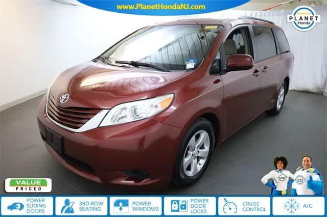 Photo of 2015 Salsa Red Pearl Toyota Sienna