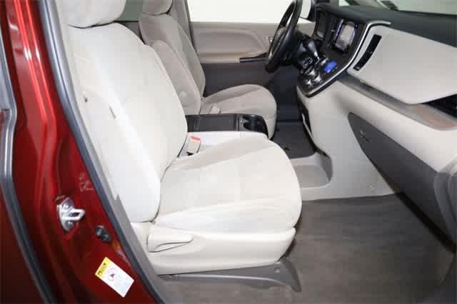 Photo of 2015 Salsa Red Pearl Toyota Sienna