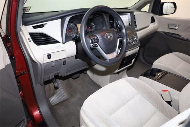 Photo of 2015 Salsa Red Pearl Toyota Sienna