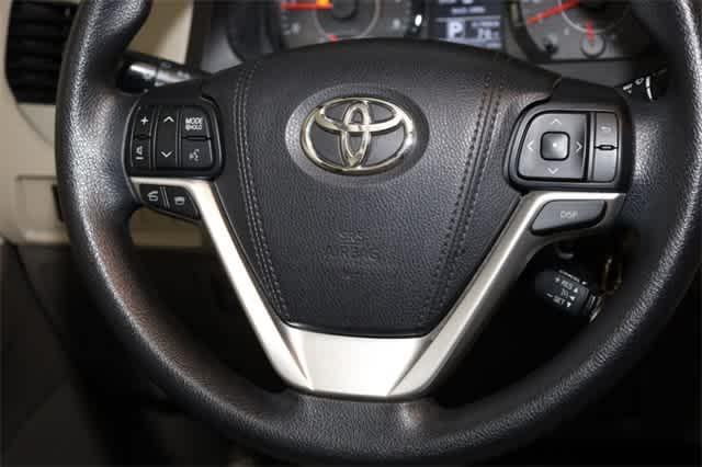 Photo of 2015 Salsa Red Pearl Toyota Sienna
