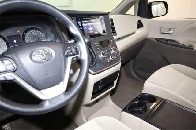 Photo of 2015 Salsa Red Pearl Toyota Sienna