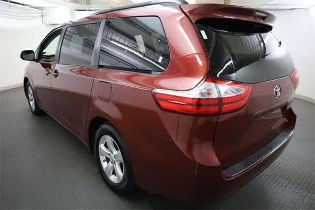 Photo of 2015 Salsa Red Pearl Toyota Sienna