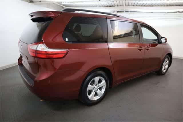 Photo of 2015 Salsa Red Pearl Toyota Sienna