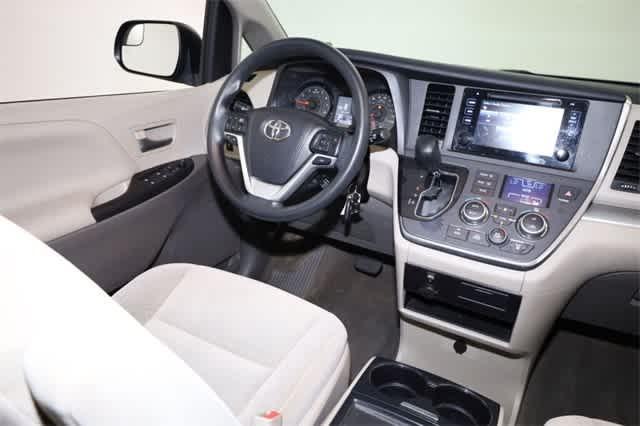 Photo of 2015 Salsa Red Pearl Toyota Sienna