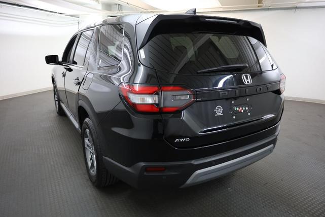 Photo of 2023 Crystal Black Pearl Honda Pilot