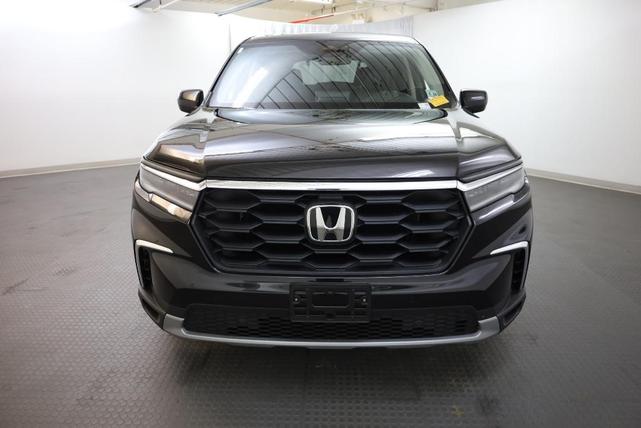 Photo of 2023 Crystal Black Pearl Honda Pilot