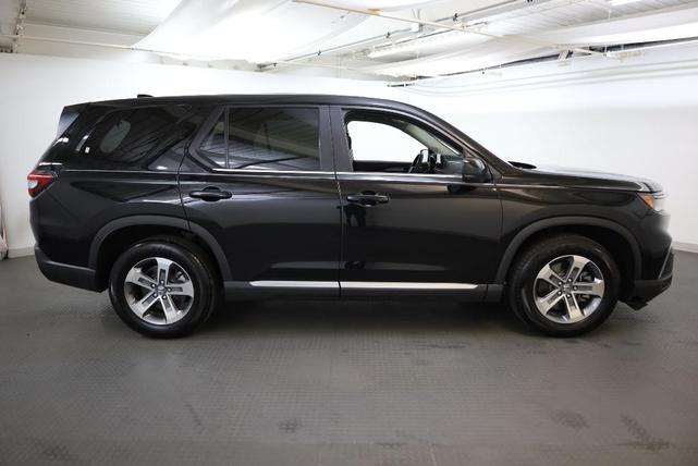 Photo of 2023 Crystal Black Pearl Honda Pilot