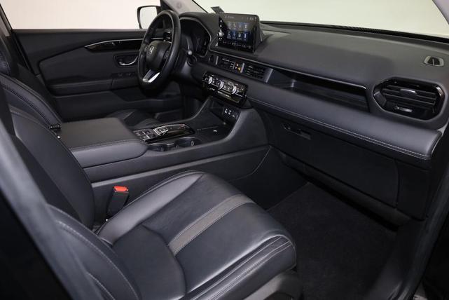 Photo of 2023 Crystal Black Pearl Honda Pilot