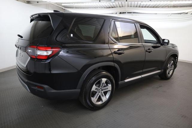Photo of 2023 Crystal Black Pearl Honda Pilot