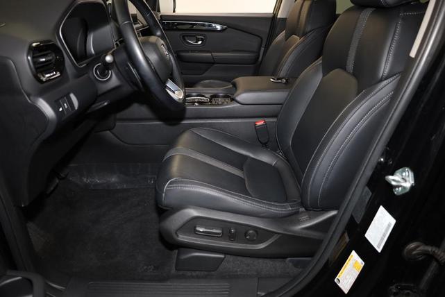 Photo of 2023 Crystal Black Pearl Honda Pilot