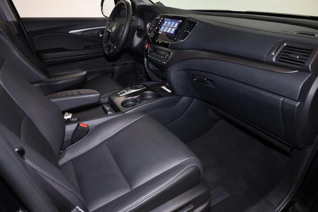 Photo of 2022 Crystal Black Pearl Honda Pilot