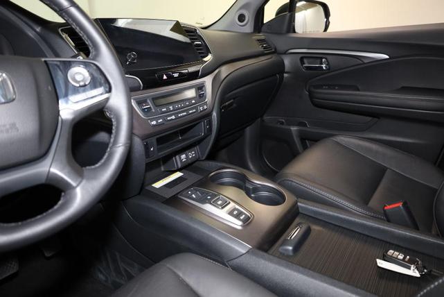 Photo of 2022 Crystal Black Pearl Honda Pilot