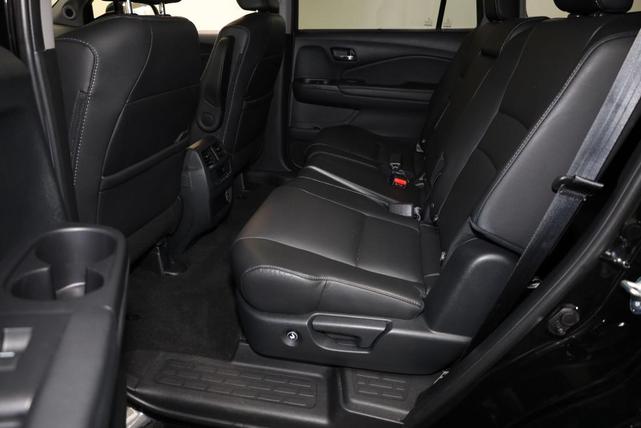 Photo of 2022 Crystal Black Pearl Honda Pilot