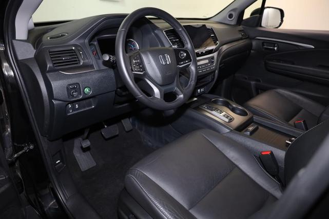 Photo of 2022 Crystal Black Pearl Honda Pilot