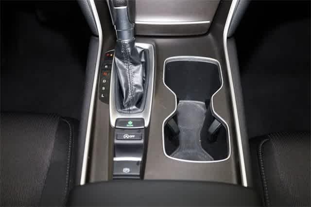 Photo of 2022 Platinum White Pearl Honda Accord
