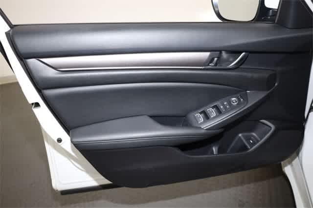 Photo of 2022 Platinum White Pearl Honda Accord