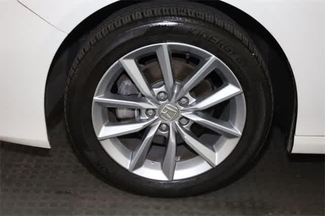 Photo of 2022 Platinum White Pearl Honda Accord