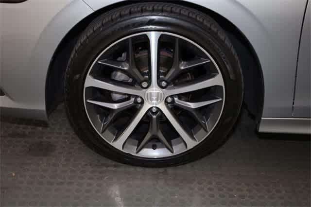 Photo of 2023 Lunar Silver Metallic Honda Civic