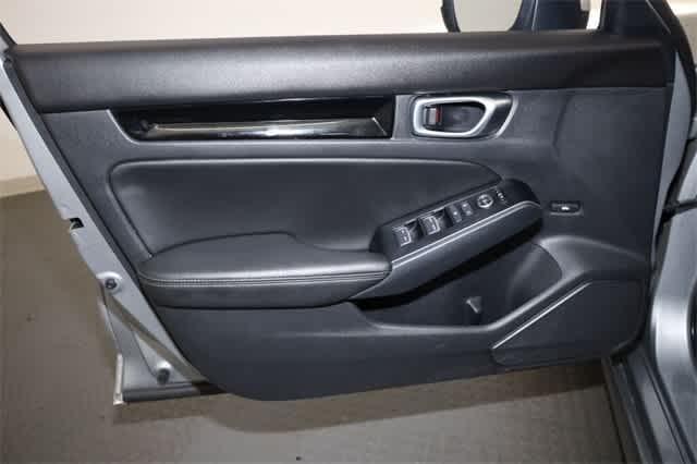 Photo of 2023 Lunar Silver Metallic Honda Civic