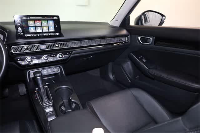 Photo of 2023 Lunar Silver Metallic Honda Civic