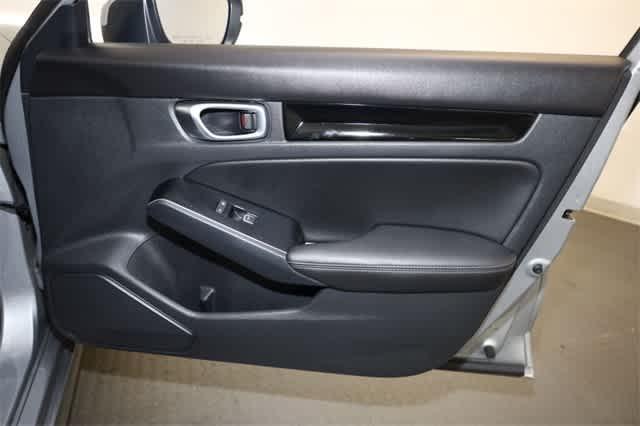 Photo of 2023 Lunar Silver Metallic Honda Civic