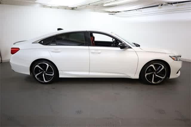 Photo of 2022 Platinum White Pearl Honda Accord