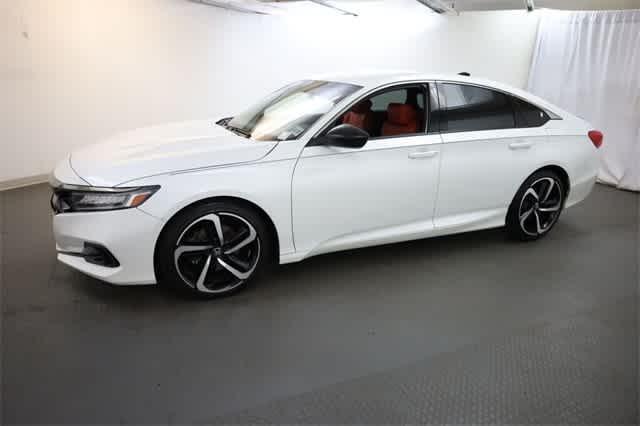 Photo of 2022 Platinum White Pearl Honda Accord