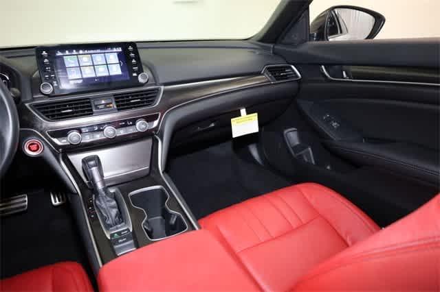 Photo of 2022 Platinum White Pearl Honda Accord