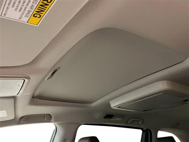 Photo of 2026 Platinum White Pearl Honda Odyssey