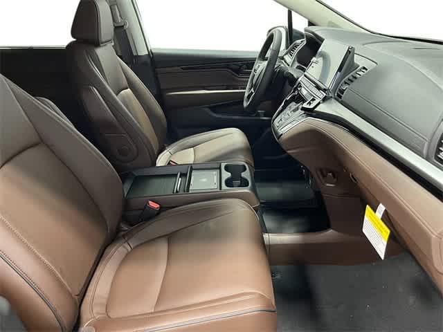Photo of 2026 Platinum White Pearl Honda Odyssey