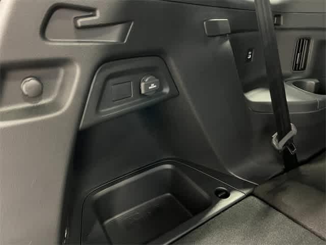 Photo of 2025 Lunar Silver Metallic Honda Pilot