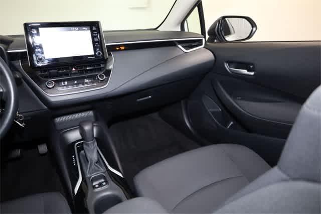 Photo of 2021 Super White Toyota Corolla